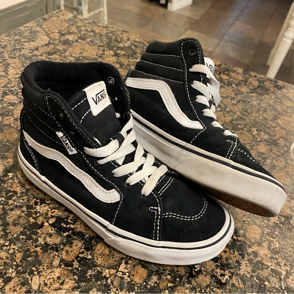 Unisex Youth Size 1 High Top Vans | Kids Vans Size 1 ❤️💕